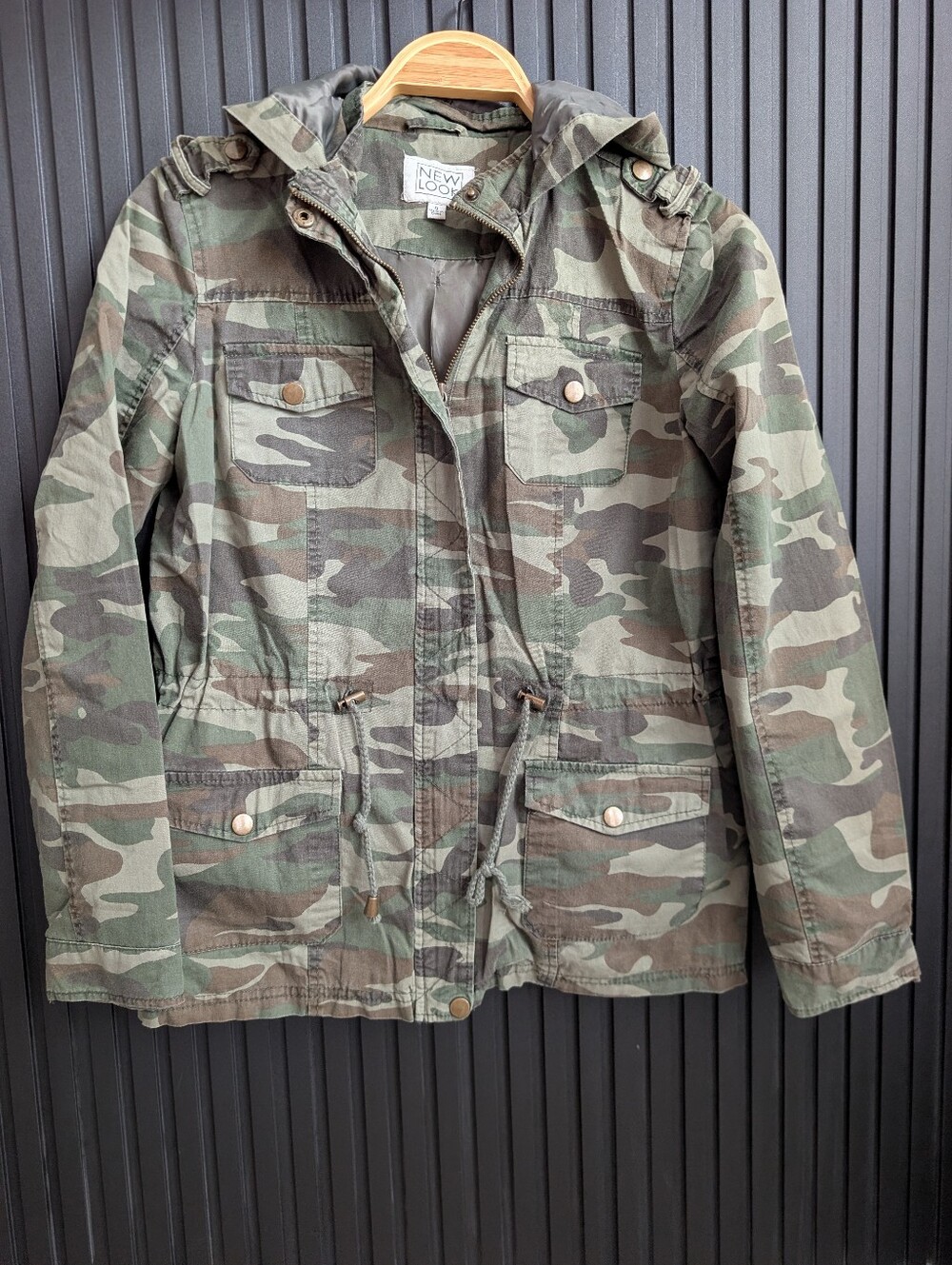 Camouflage Utility Jacket With A Hood And Drawstring Waist Size S